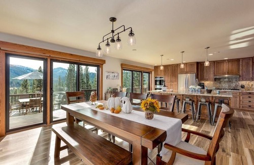 Markleeville Cabin | THE HAWK'S NEST RETREAT - A Stunning Family and Corporate Retreat