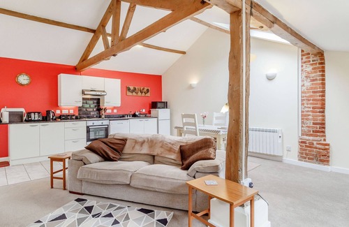 Gissing Cottage | THE HEN HOUSE, with a garden in Diss