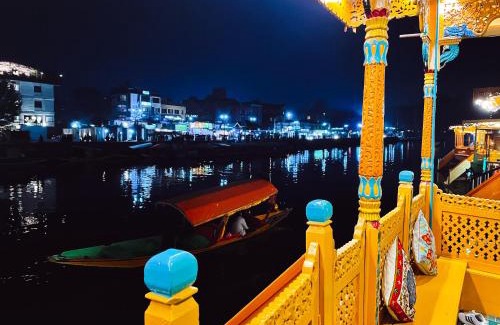 Dal Lake Hotel | The Heritage Gemini Group of Houseboat