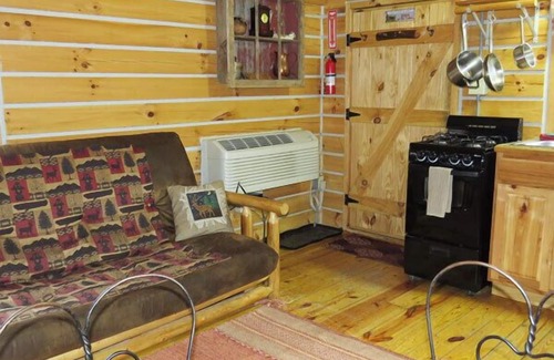 Hardin County Cabin | The Hickory Hollow Log Cabin by Garden of Gods in the Shawnee National Forest