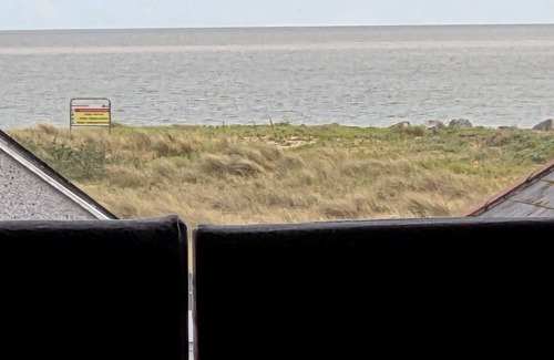 Clacton-on-Sea House | The Hidden Gem - 2 bedrooms very close to sandy beach