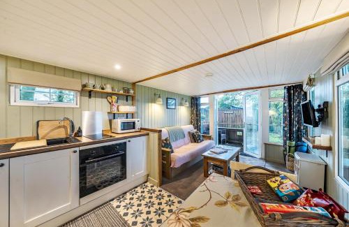 Newton-on-Rawcliffe House | The Hide - Cosy Cabin with hot tub