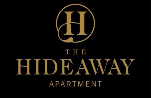 Lancaster Apartment | The Hideaway - 2-Bedroom Apartment with outdoor terrace & free parking