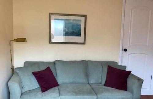 Novato House | The Hideaway - a Unique 2 Bedroom Private Patio Retreat