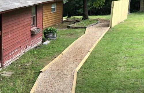 Eureka Springs Apartment | The Hideaway at Bear Mountain Log Cabins