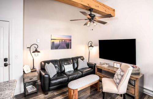 Lake Geneva House | The Hideaway at Hayloft Lodge - Chic & Unique Stay