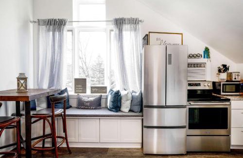 Lake Geneva House | The Hideaway at Hayloft Lodge - Chic & Unique Stay