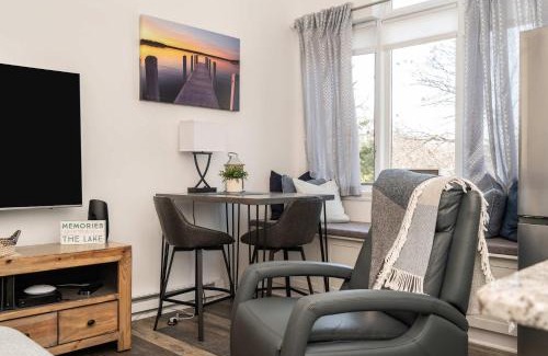 Lake Geneva House | The Hideaway at Hayloft Lodge - Chic & Unique Stay