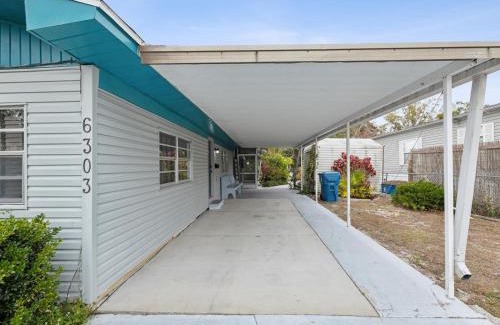 Weeki Wachee Gardens House | The Hideaway at Weeki Wachee