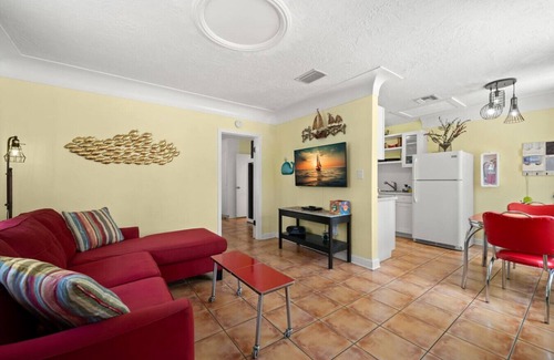 Bradenton House | The Hideaways at Point Pleasant (Pine Side)