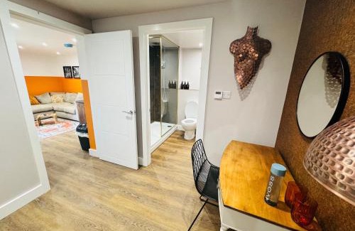 Hythe House | The Hideout - private luxury cabin near the sea with garden area, sea views and parking