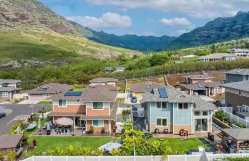 Makaha Valley House | The Hideouts Two Next-door Homes