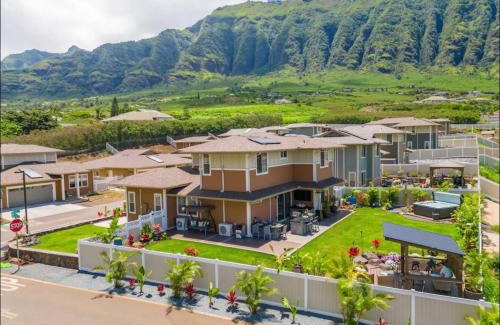 Makaha Valley House | The Hideouts Two Next-door Homes