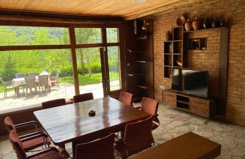 Prevalla Villa | The Hill House