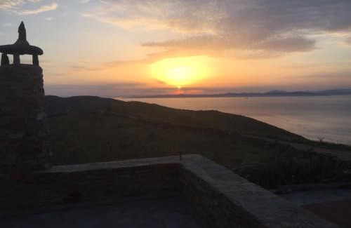 Korissia Villa | The Hill Top House in Kea