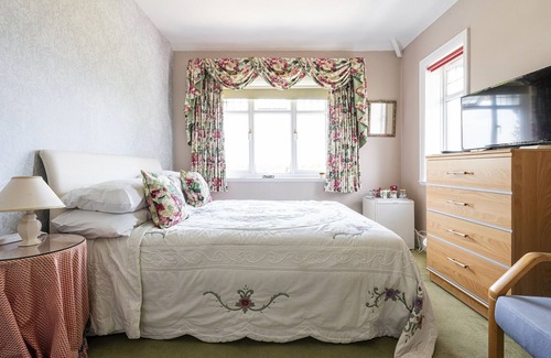 Earls Barton Bed & Breakfast | The Hillcrest