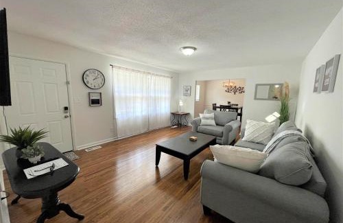 Center Point House | The Hilltop