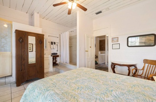 Cedar Key Hotel | The Historic Island Hotel of Cedar Key