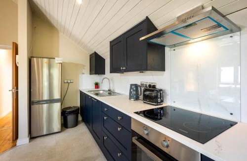 Queens Quarter Apartment | The Hockney - 2 Bd Hip Ap Ultra Fast WIFI