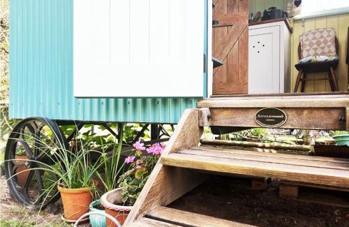 Sutton House | The Hollies Shepherds Hut by The Suffolk Cottage Collection