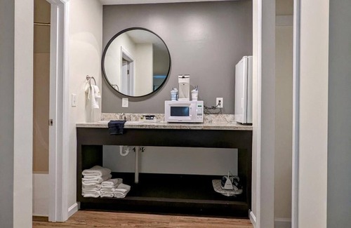 Dunlap Hotel | The Honey Bee Motel