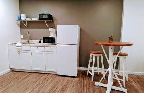 Dunlap Hotel | The Honey Bee Motel