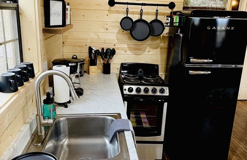 Alix Cabin | The Hoot Owl Cabin on The Mulberry River