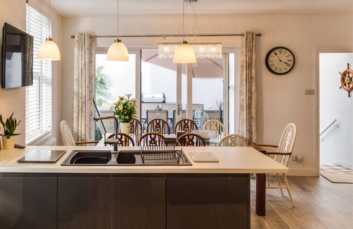 Muston Apartment | The Hopecliffe, Filey. 2 minutes from the beach!