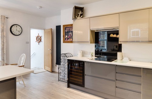 Muston Apartment | The Hopecliffe, Filey. 2 minutes from the beach!