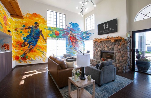 Glendale Hotel | The Hotel Serene Glendale Peoria, Surestay Collection by BW