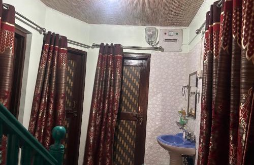 Srinagar House | The Humble Abode