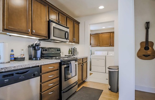 North End House | The Hyde House: One Block To Boise's Hyde Park-Enjoy Eateries, Coffee, Ice Cream