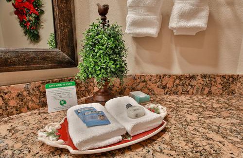 Pigeon Forge Hotel | The Inn at Christmas Place