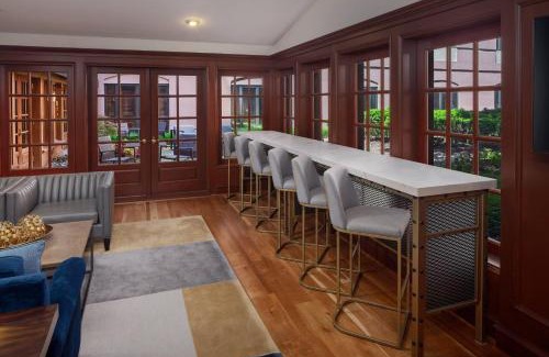 Fells Point Hotel | The Inn at Henderson's Wharf, an Ascend Collection Hotel