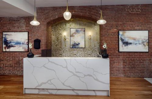 Fells Point Hotel | The Inn at Henderson's Wharf, an Ascend Collection Hotel