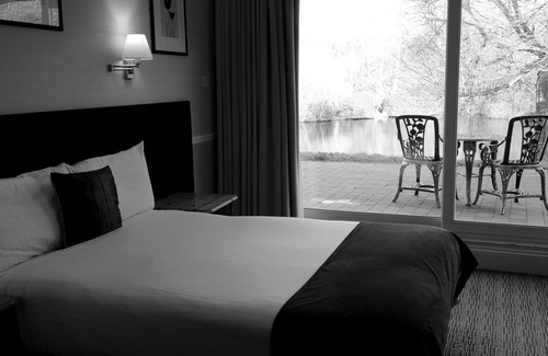 Shorne Hotel | The Inn on the Lake Hotel