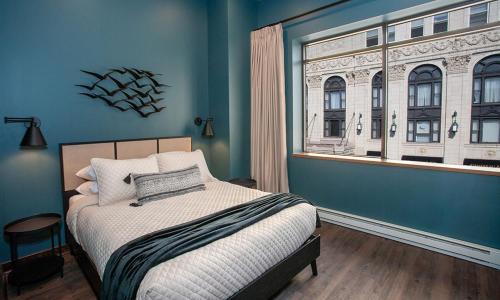 Downtown - Waterfront Hotel | The Intrepid Duluth