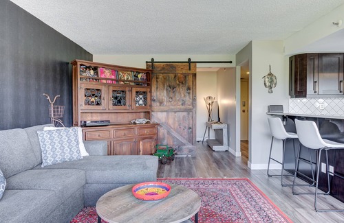 Saskatoon Downtown Condo | ~The Juke Joint ~ DOWNTOWN, POOL & WATERSLIDES!