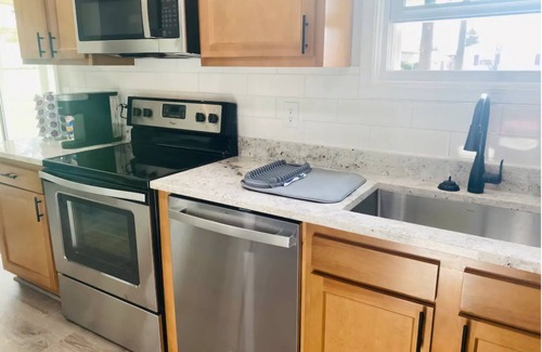 Ontario House | The Juli House - Home Away From Home!