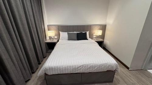 Pom Prap Sattru Phai Hotel | The Kite Hotel