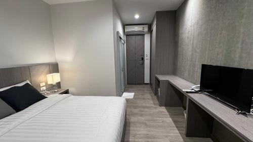 Pom Prap Sattru Phai Hotel | The Kite Hotel
