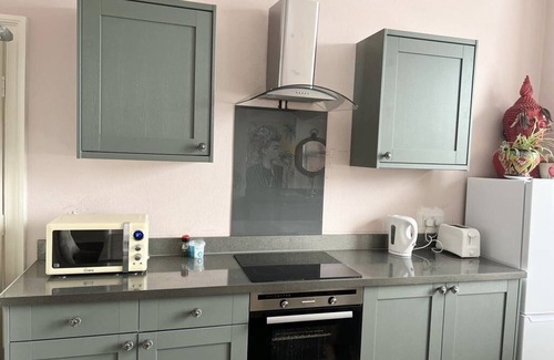 Bournemouth City Centre House | The La Di Da - 4 min walk to Beach/town