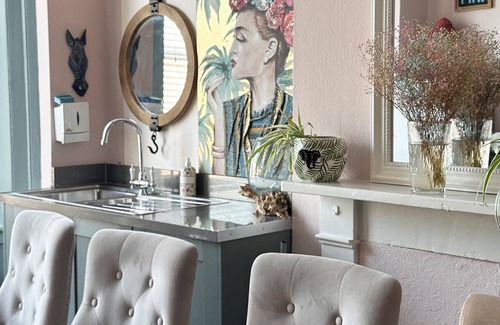 Bournemouth City Centre House | The La Di Da - 4 min walk to Beach/town