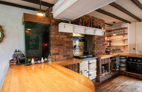 Upper Killay House | The Lake House Retreat - 7 Bedroom Holiday Home - Sleeps 20 - Southgate