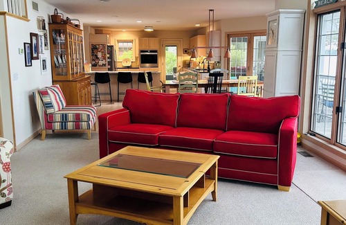 Bremen House | The Lake House