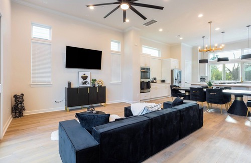 West Bend House | The Lake House