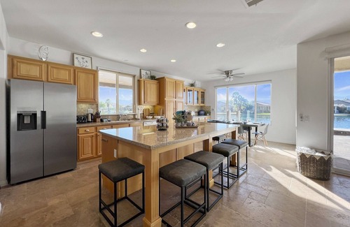 Terra Lago House | The Lakefront Social: An Extraordinary Waterfront Experience