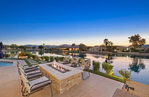 Terra Lago House | The Lakefront Social: An Extraordinary Waterfront Experience