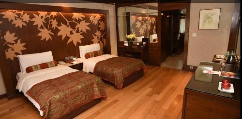 Brein Hotel | The LaLit Grand Palace Srinagar