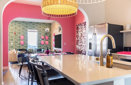 Five Points House | The Last Rodeo | Bachelorette Retreat | Sleeps 24 | 5 Mins to Broadway